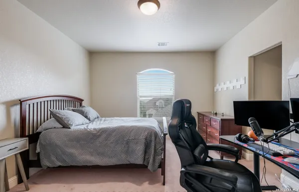 $3,900 | 18211 Branson Falls, San Antonio, TX 78255