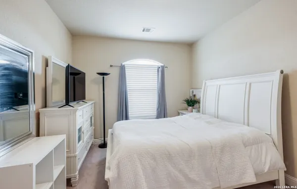 $3,900 | 18211 Branson Falls, San Antonio, TX 78255