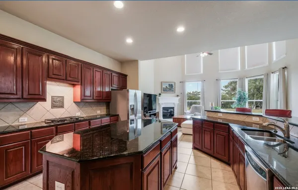 $3,900 | 18211 Branson Falls, San Antonio, TX 78255