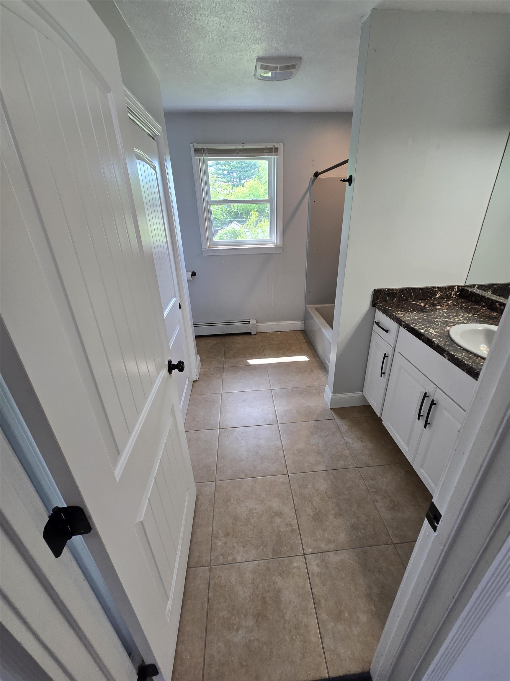25 West Rosedale Avenue Manchester, NH 03103 - Photo 11 of 15