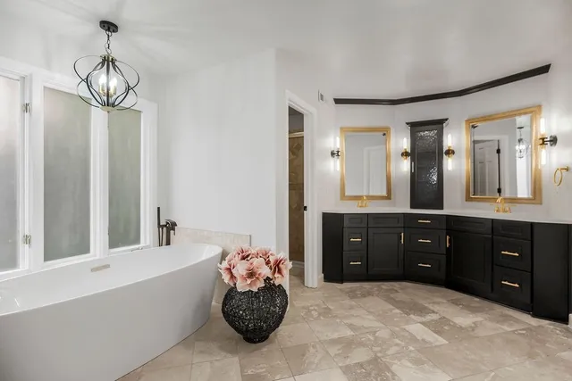 $529,000 | 101 Northwest 44th Street, Kansas City, MO 64116