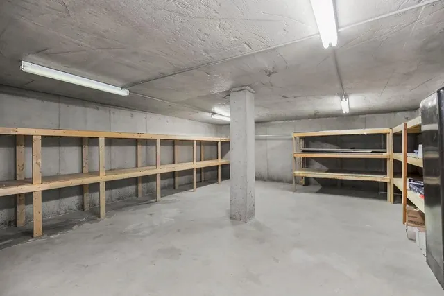 $529,000 | 101 Northwest 44th Street, Kansas City, MO 64116