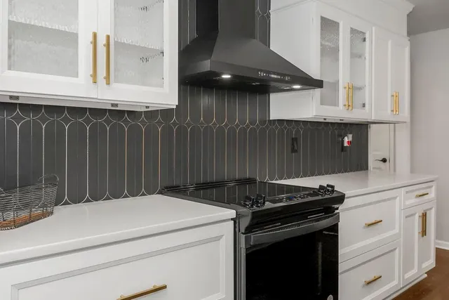 $529,000 | 101 Northwest 44th Street, Kansas City, MO 64116