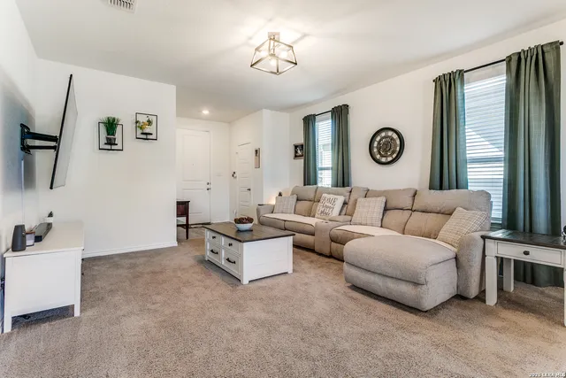 $275,000 | 10513 Salitrillo Bend, Converse, TX 78109