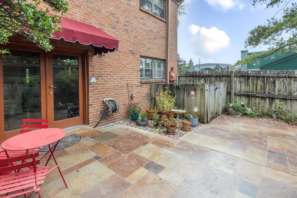 885 South Yates Road, Unit 8 Memphis, TN 38120 - Photo 14 of 28 Gallery Image 14
