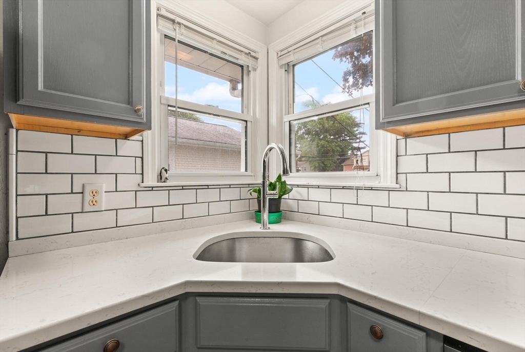 301 Hardy Pond Road Waltham, MA 02451 - Photo 9 of 22