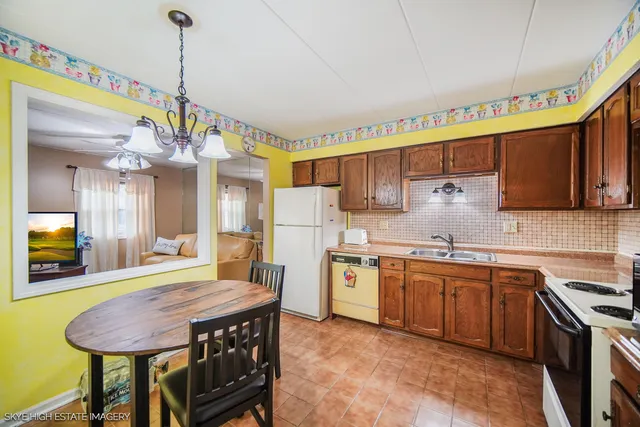 $130,000 | 3704 215th Street, Unit 105, Matteson, IL 60443