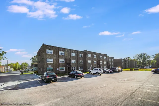 $130,000 | 3704 215th Street, Unit 105, Matteson, IL 60443