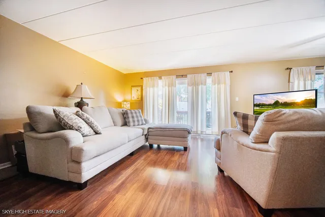 $130,000 | 3704 215th Street, Unit 105, Matteson, IL 60443