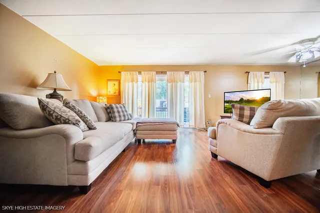 $130,000 | 3704 215th Street, Unit 105, Matteson, IL 60443