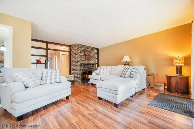 $130,000 | 3704 215th Street, Unit 105, Matteson, IL 60443