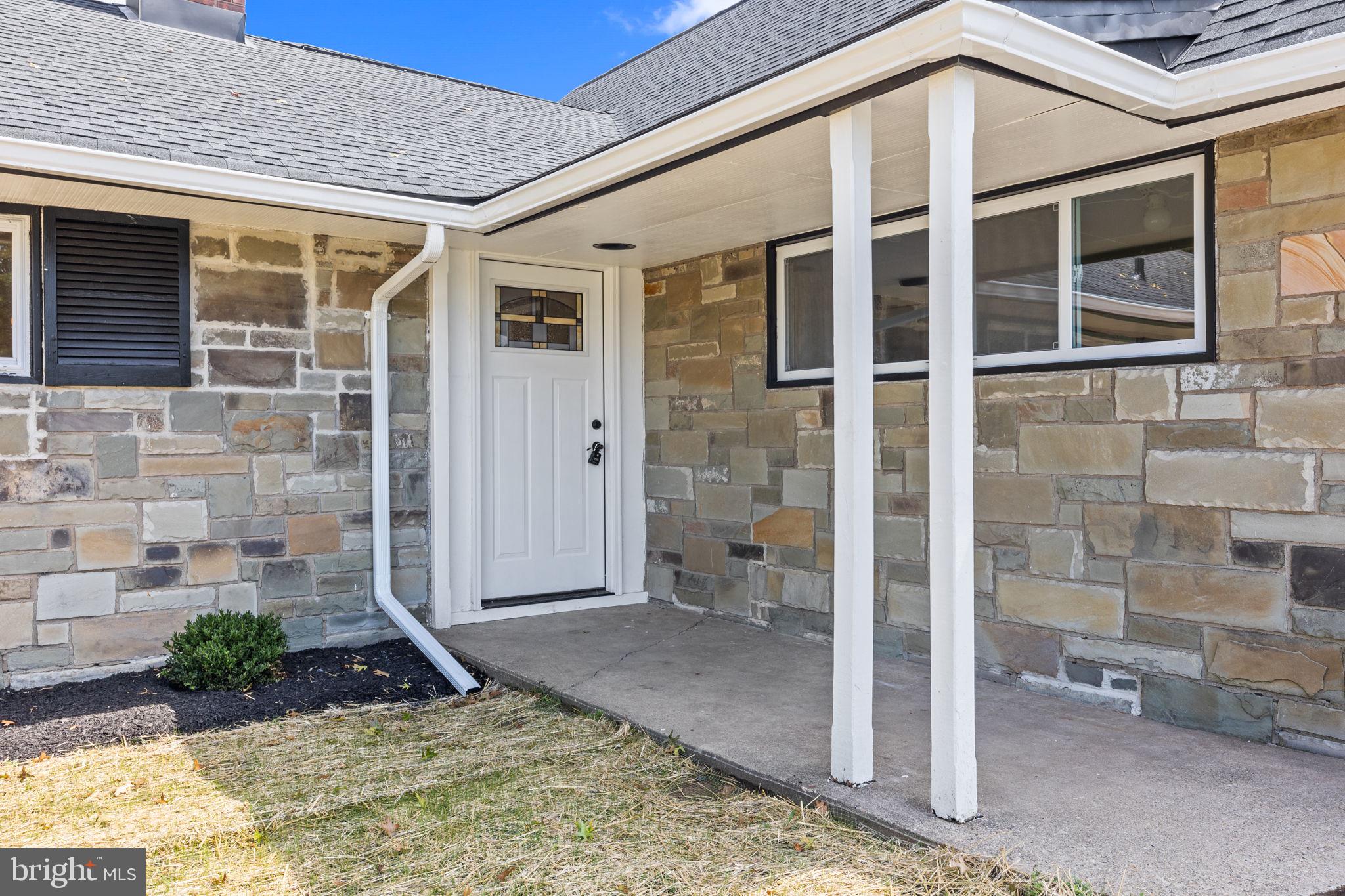 94 Fieldstone Road Levittown, PA 19056 - Photo 3 of 46