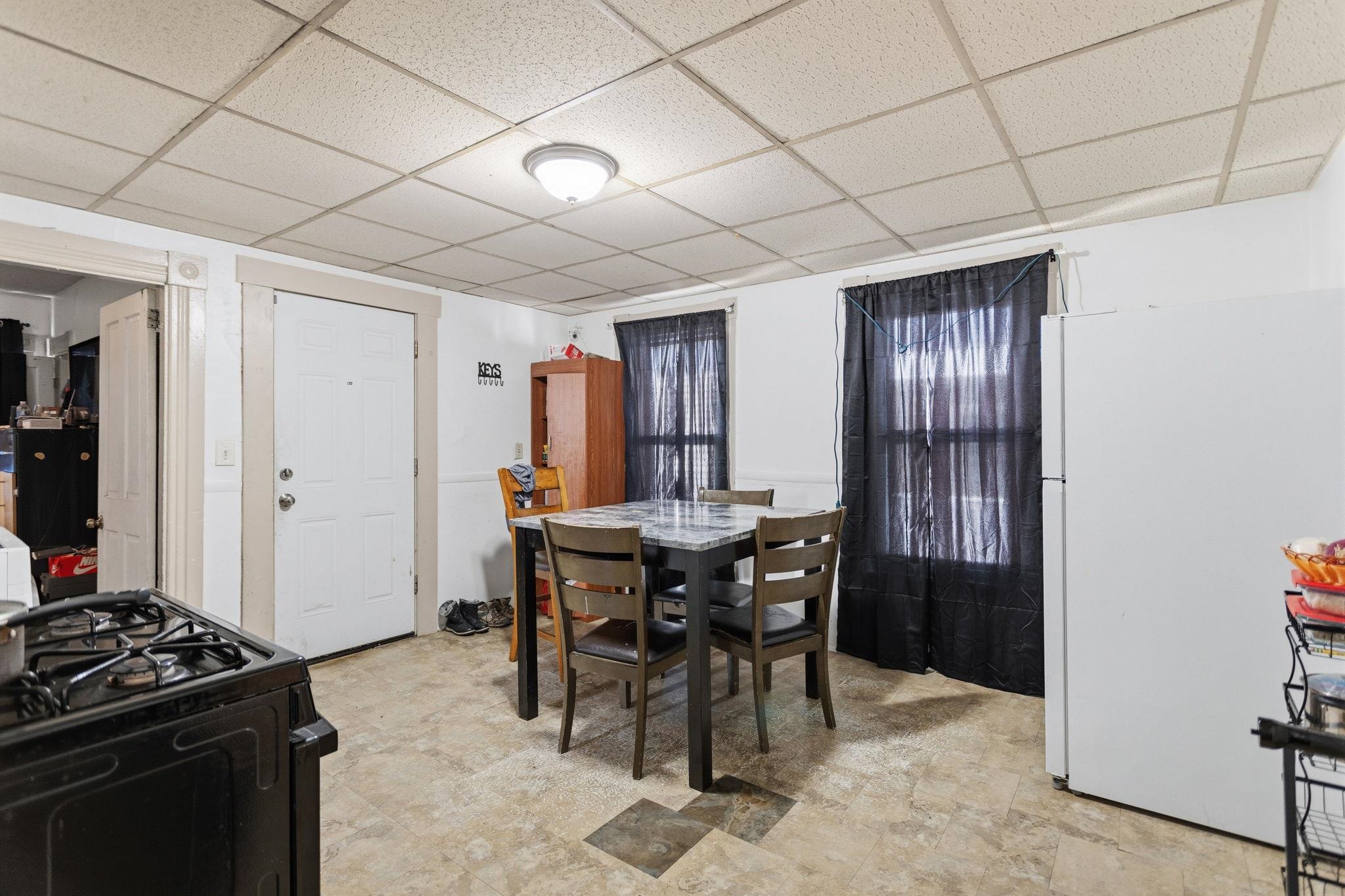 217 Spruce Street Manchester, NH 03103 - Photo 36 of 38