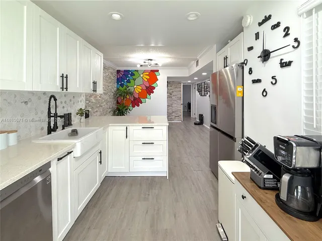 $2,000 | 4160 Inverrary Drive, Unit 212, Lauderhill, FL 33319