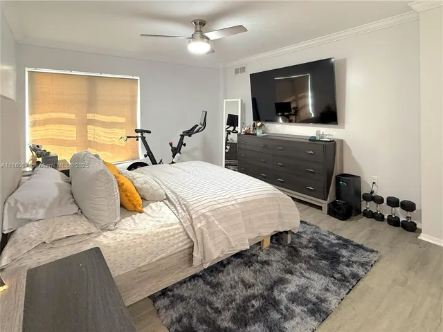 $2,000 | 4160 Inverrary Drive, Unit 212, Lauderhill, FL 33319