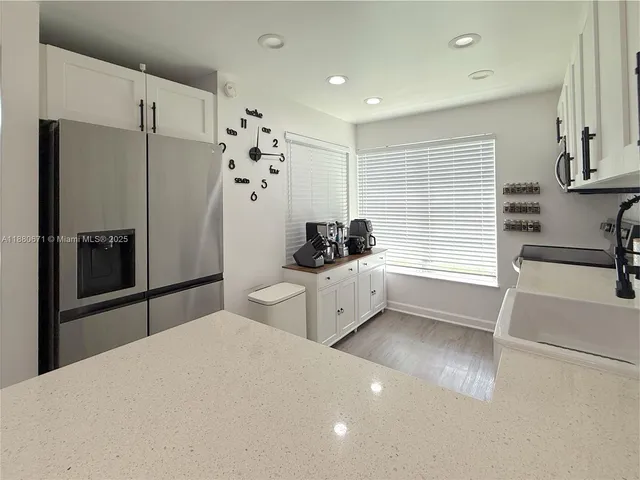 $2,000 | 4160 Inverrary Drive, Unit 212, Lauderhill, FL 33319