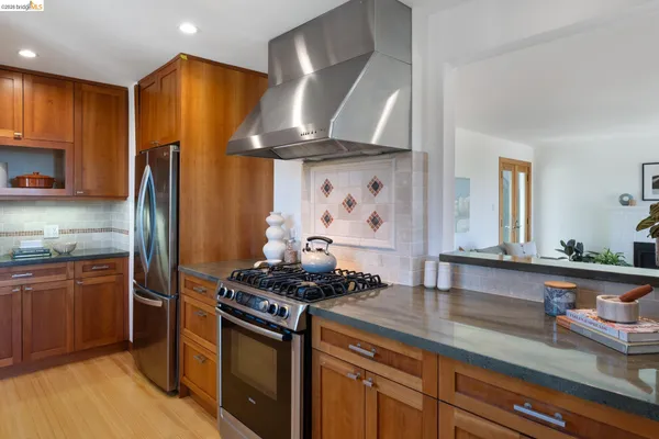 $1,095,000 | 49 Windsor Avenue, Kensington, CA 94708