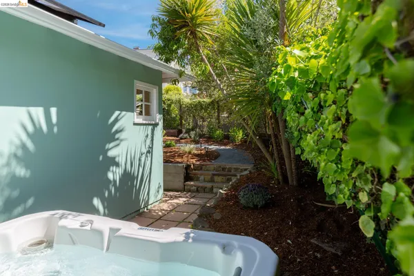 $1,095,000 | 49 Windsor Avenue, Kensington, CA 94708