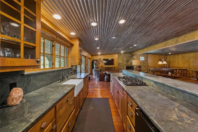 $1,750,000 | 100 Letha Road, Trinidad, TX 75163