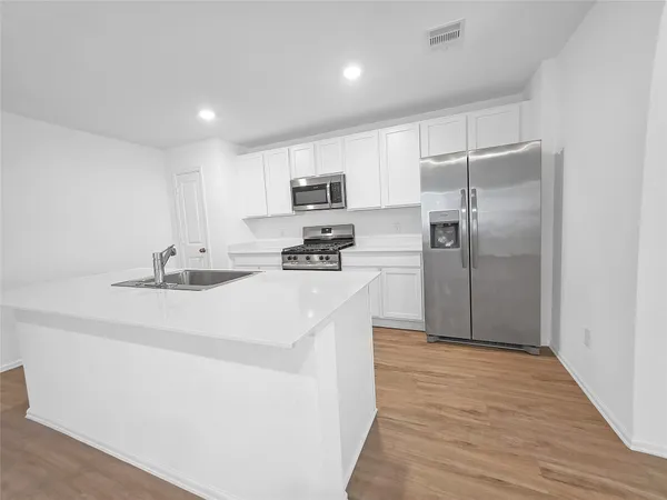 $2,100 | 9518 Brookside Point Drive, Baytown, TX 77521