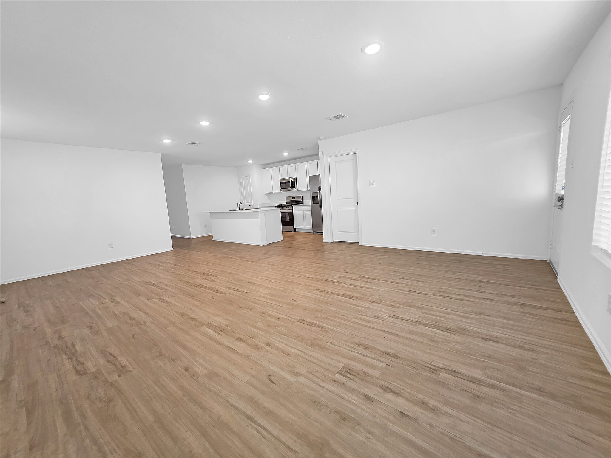 9518 Brookside Point Drive Baytown, TX 77521 - Photo 4 of 15