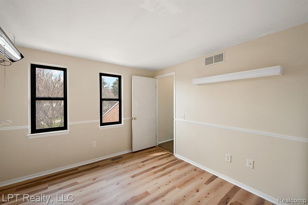 418 Willow Grove Lane Rochester Hills, MI 48307 - Photo 27 of 42