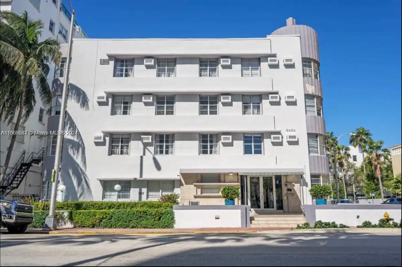 3030 Collins Avenue, Unit 3E Miami Beach, FL 33140 - Photo 14 of 20 a front view of a multi story building