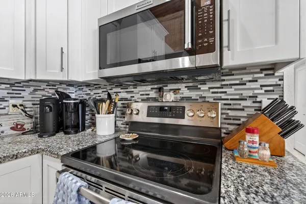 $934,900 | 6968 West Calavar Road, Peoria, AZ 85381