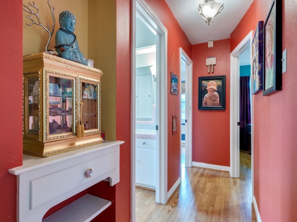 9753 Carnegie Drive Dallas, TX 75228 - Photo 23 of 25 view of hall way with mirror and furniture