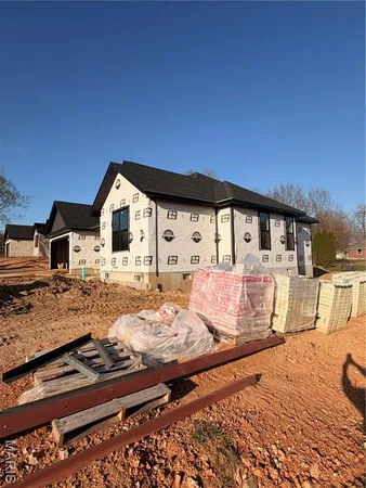 $372,900 | 2228 Cherry Blossom Circle, Lebanon, MO 65536