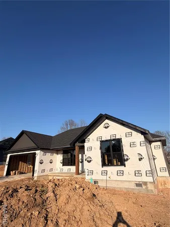 $372,900 | 2228 Cherry Blossom Circle, Lebanon, MO 65536