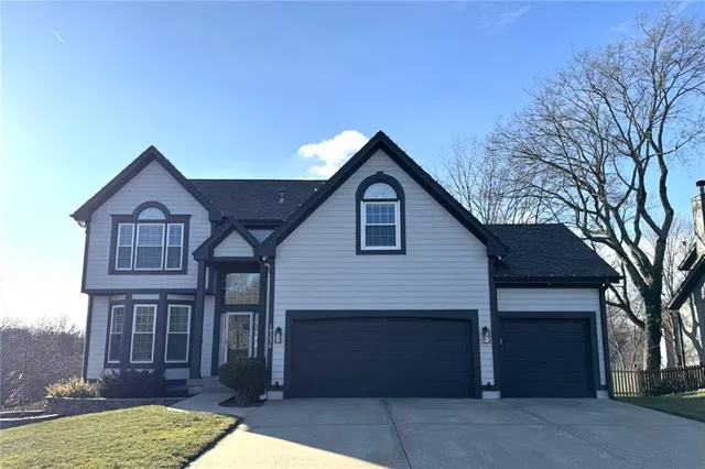 $565,000 | 15230 Woodson Lane, Overland Park, KS 66223