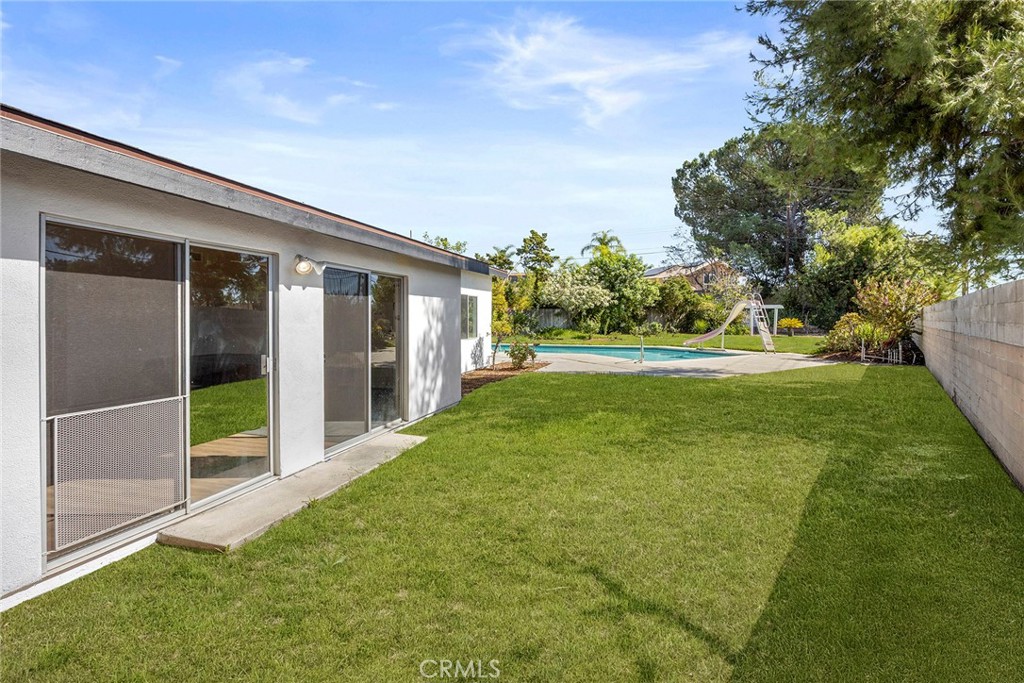 24582 Corta Cresta Drive Lake Forest, CA 92630 - Photo 20 of 26 a view of an interior of the house