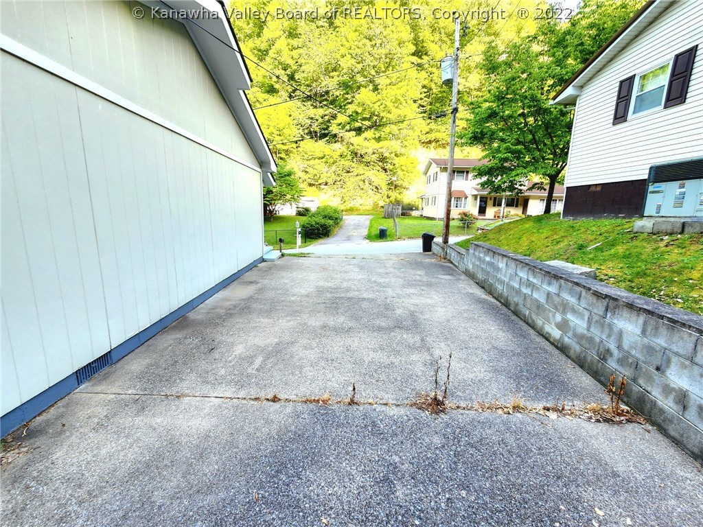 648 Hidden Valley Road Chapmanville, WV 25508 - Photo 10 of 24 Gallery Image 10