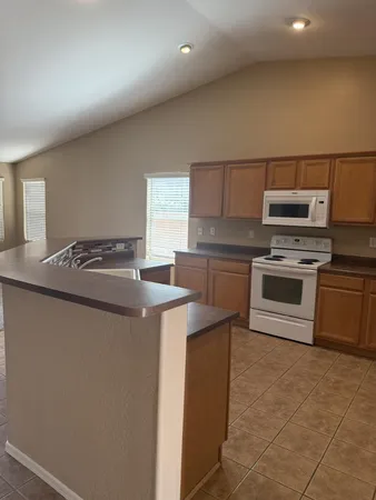 $1,950 | 23307 South 220th Street, Queen Creek, AZ 85142