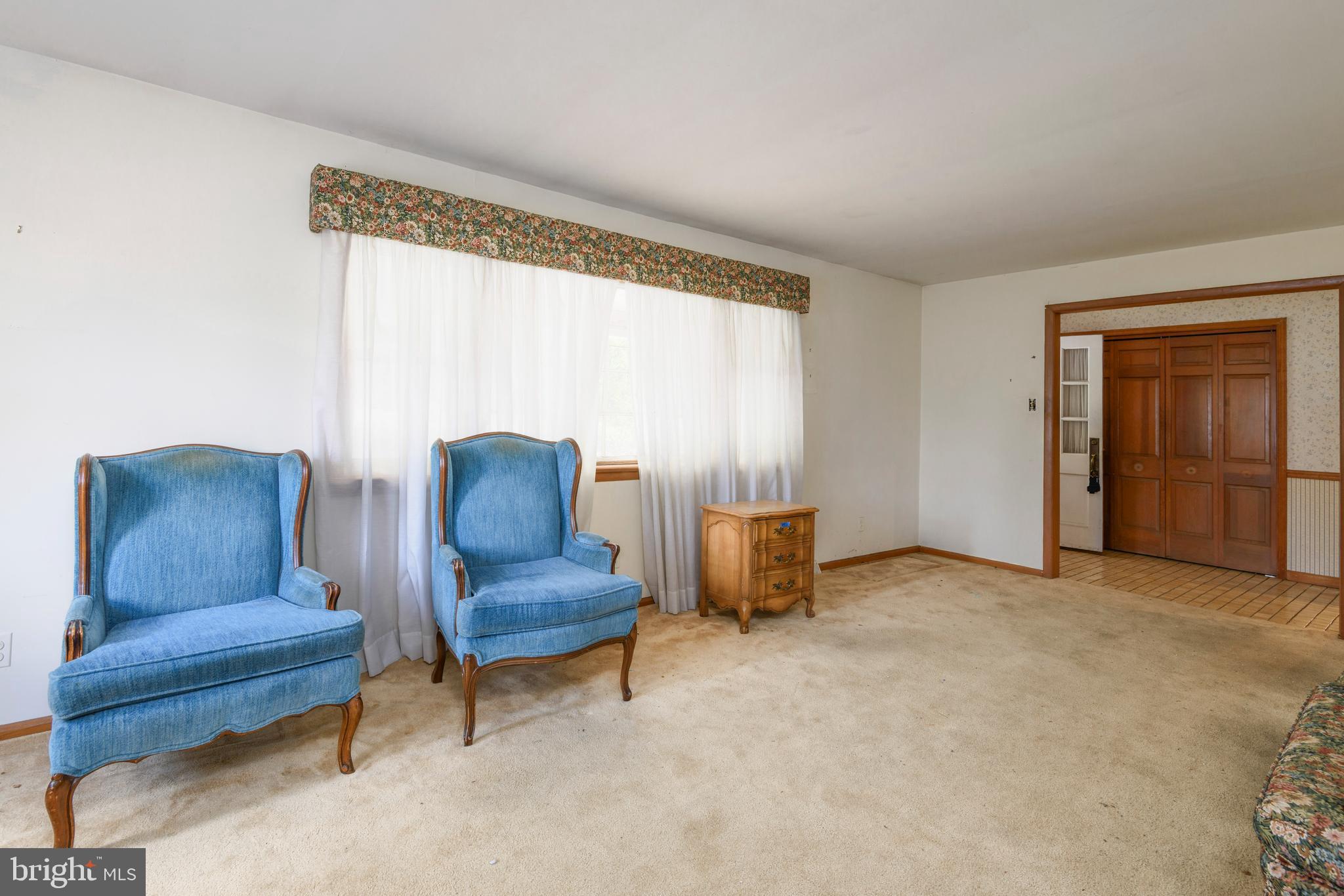 3463 Garnet Mine Road Garnet Valley, PA 19060 - Photo 7 of 38 a living room with furniture and a window