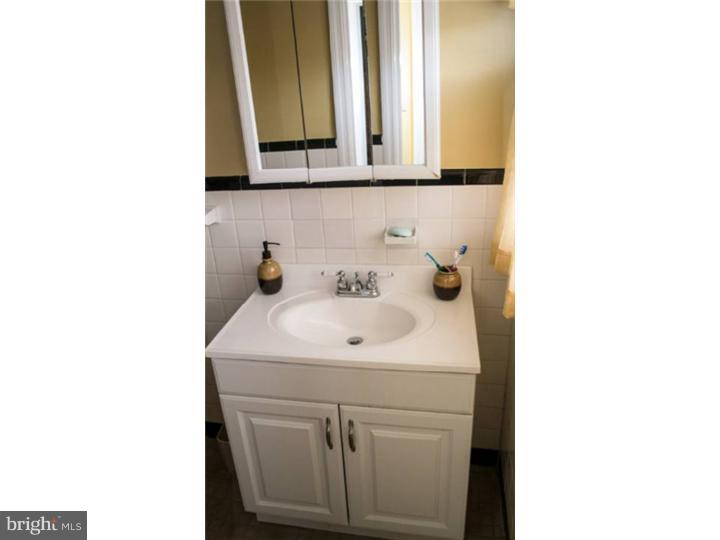 823 Laurel Road Lansdowne, PA 19050 - Photo 7 of 16 Bathroom