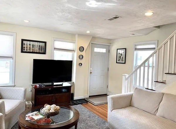 $3,650 | 36 Palmer Street, Quincy, MA 02169