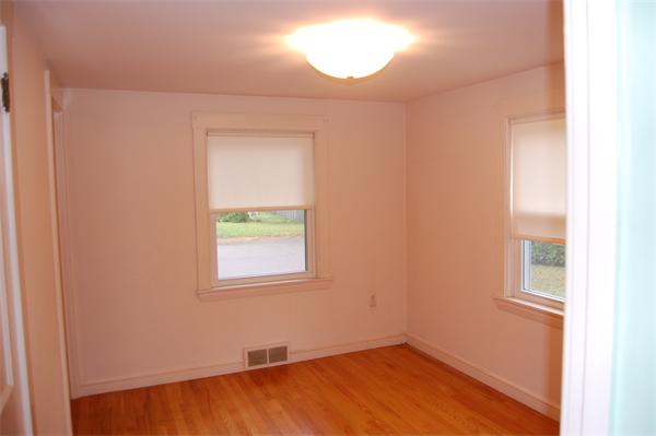 14 Merilyn Road Weymouth, MA 02190 - Photo 5 of 8