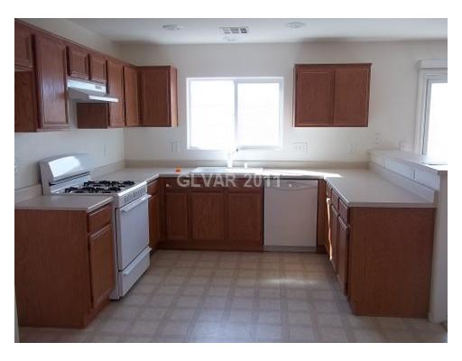 8277 Time Machine Avenue Las Vegas, NV 89113 - Photo 2 of 9 Kitchen.
