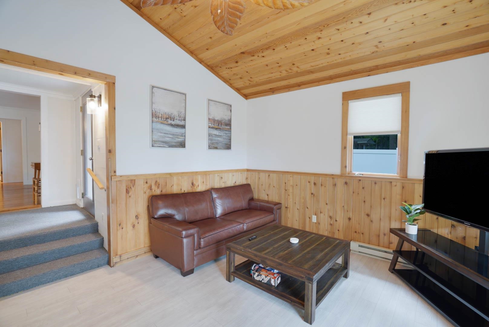 10565 White Pine Road Interlochen, MI 49643 - Photo 14 of 57 1924244-9643cad8-3c88-43cb-a56f-ec669f025692.JPG