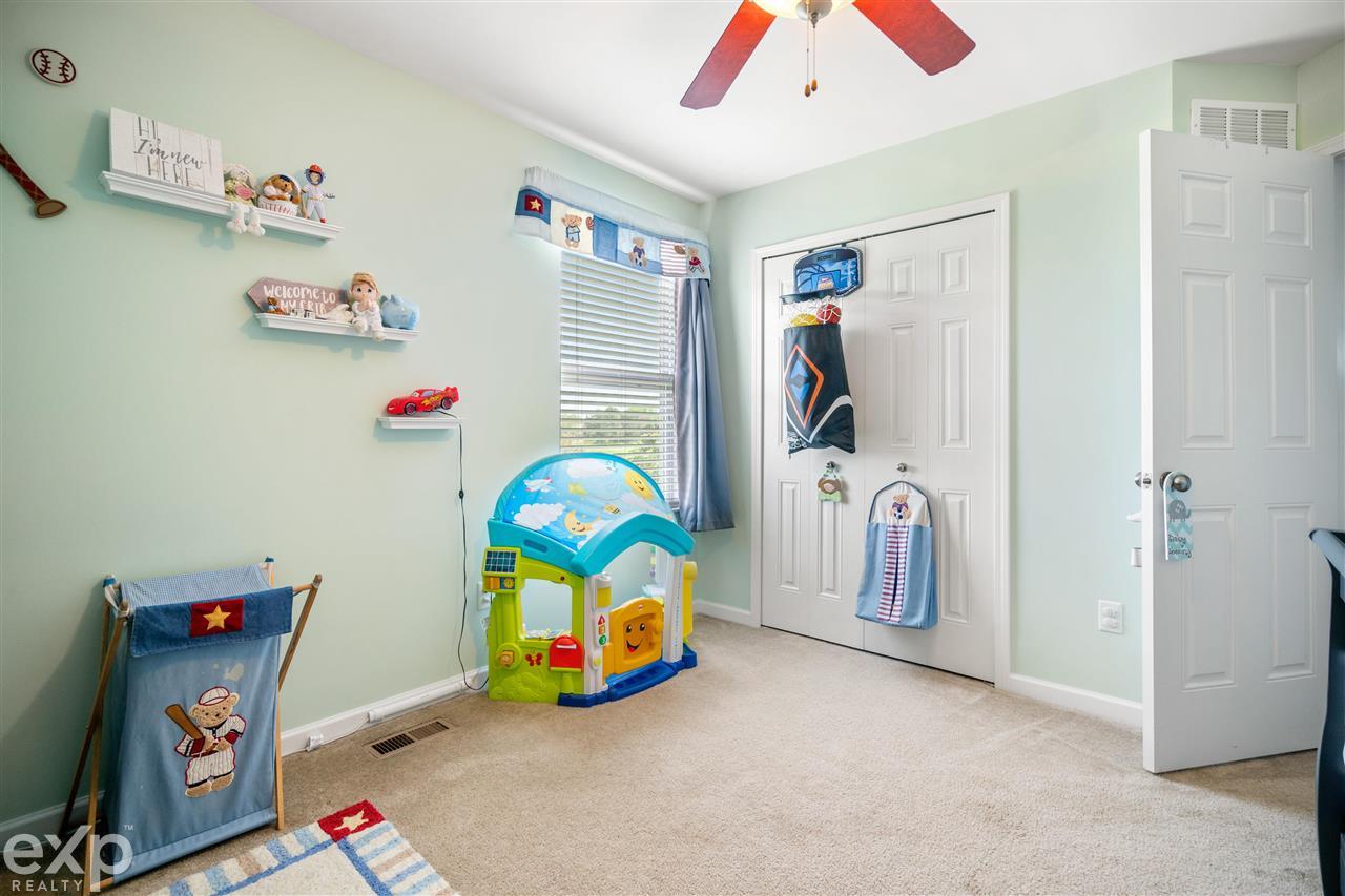 47388 Gloede Road Macomb, MI 48044 - Photo 27 of 41
