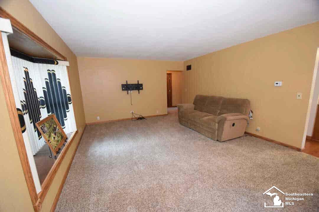 2189 Wells Road Dundee, MI 48131 - Photo 36 of 40 21150358-35.JPG