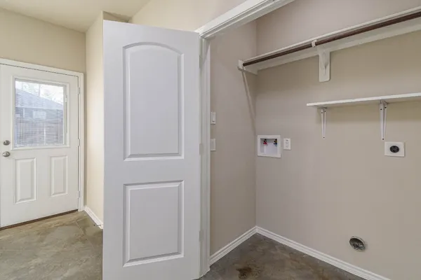 $1,295 | 15786 Cottonwood Drive, Montgomery, TX 77356