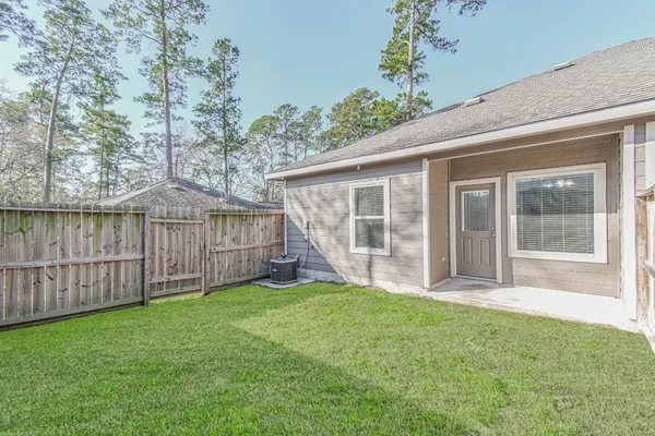 $1,375 | 15786 Cottonwood Drive, Montgomery, TX 77356