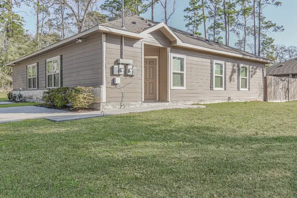 $1,295 | 15786 Cottonwood Drive, Montgomery, TX 77356