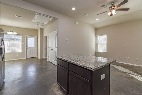 $1,375 | 15786 Cottonwood Drive, Montgomery, TX 77356