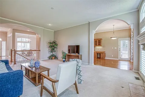 $569,000 | 2704 West 137th Place, Leawood, KS 66224