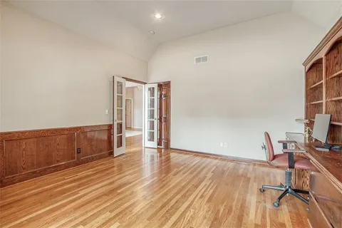 $569,000 | 2704 West 137th Place, Leawood, KS 66224