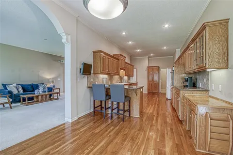 $569,000 | 2704 West 137th Place, Leawood, KS 66224